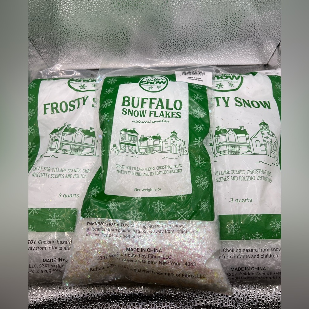 NWT Buffalo snow flakes